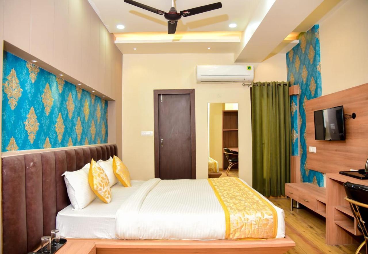 Hotel Olive Crown Лакхнау Экстерьер фото